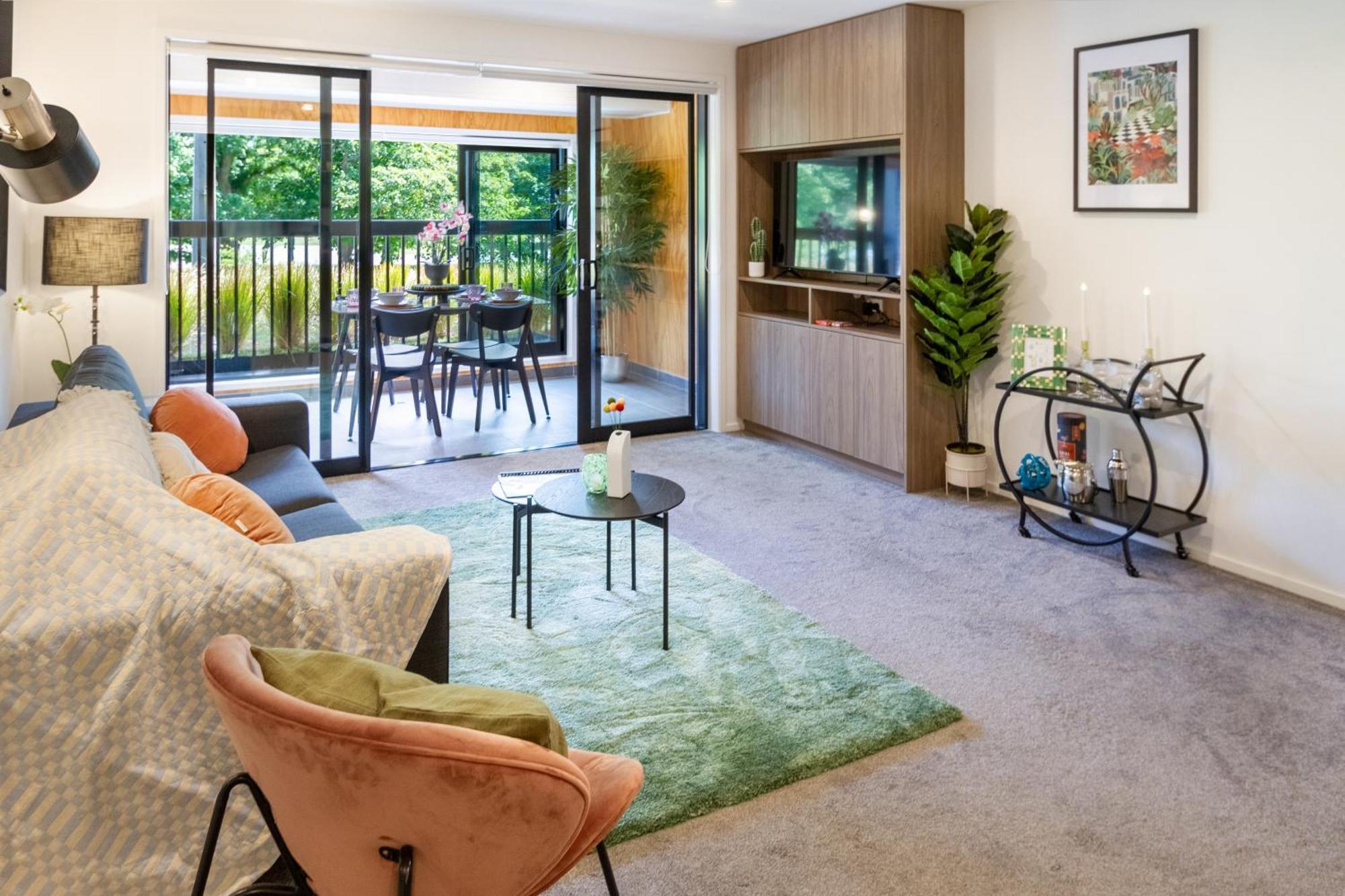 Cozy 1-Bed Apartment With Park Views, Sleeps 4 Christchurch Bagian luar foto