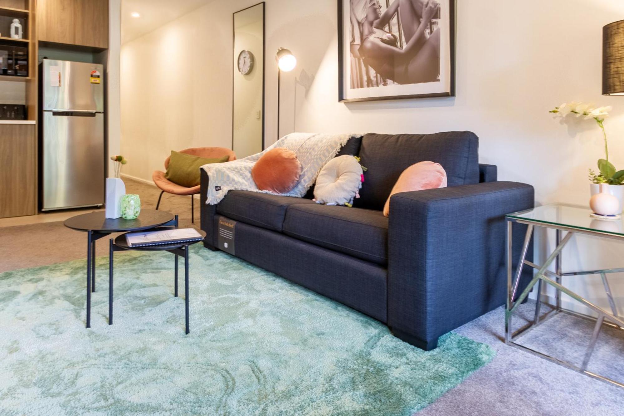 Cozy 1-Bed Apartment With Park Views, Sleeps 4 Christchurch Bagian luar foto