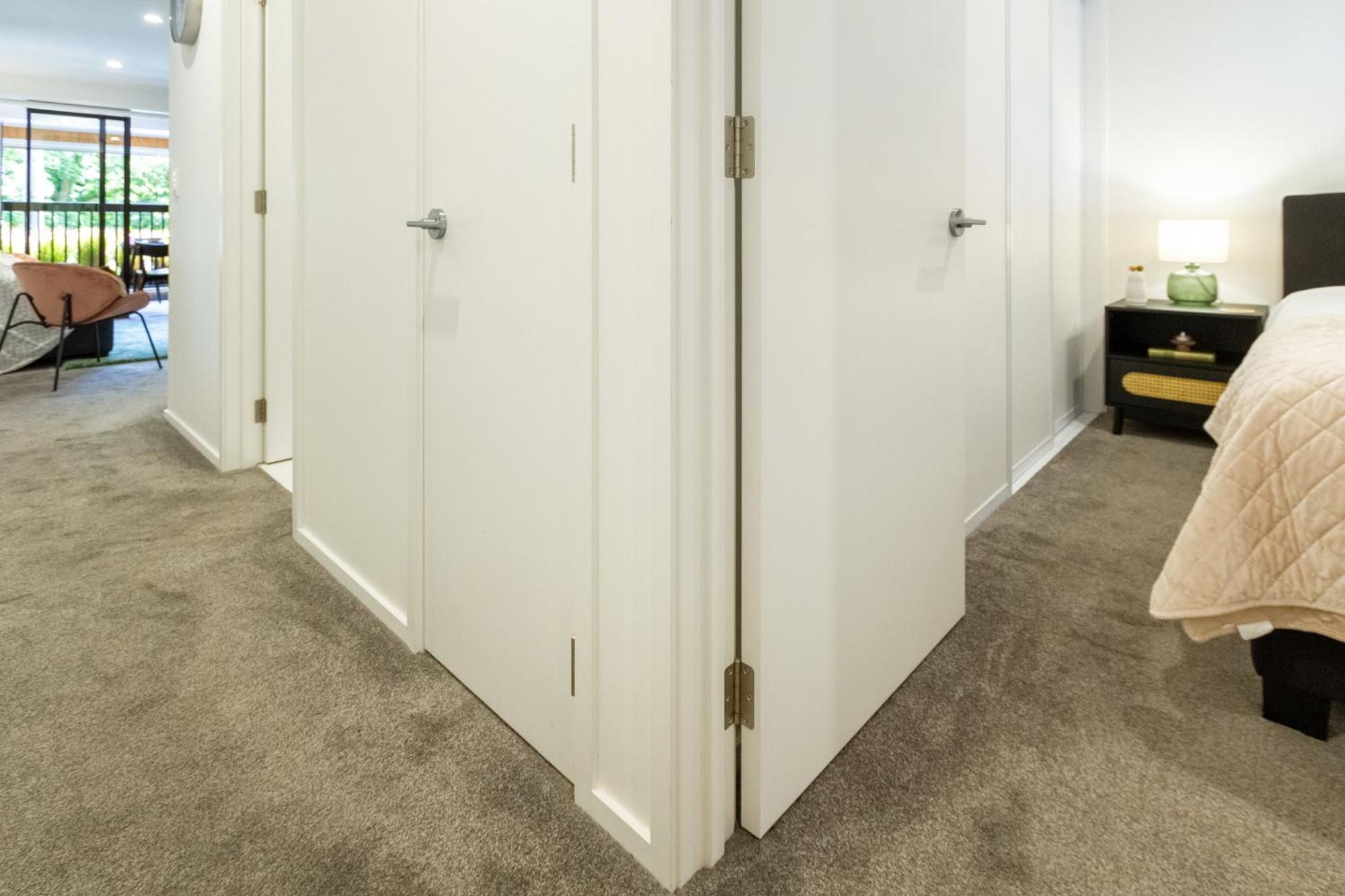 Cozy 1-Bed Apartment With Park Views, Sleeps 4 Christchurch Bagian luar foto