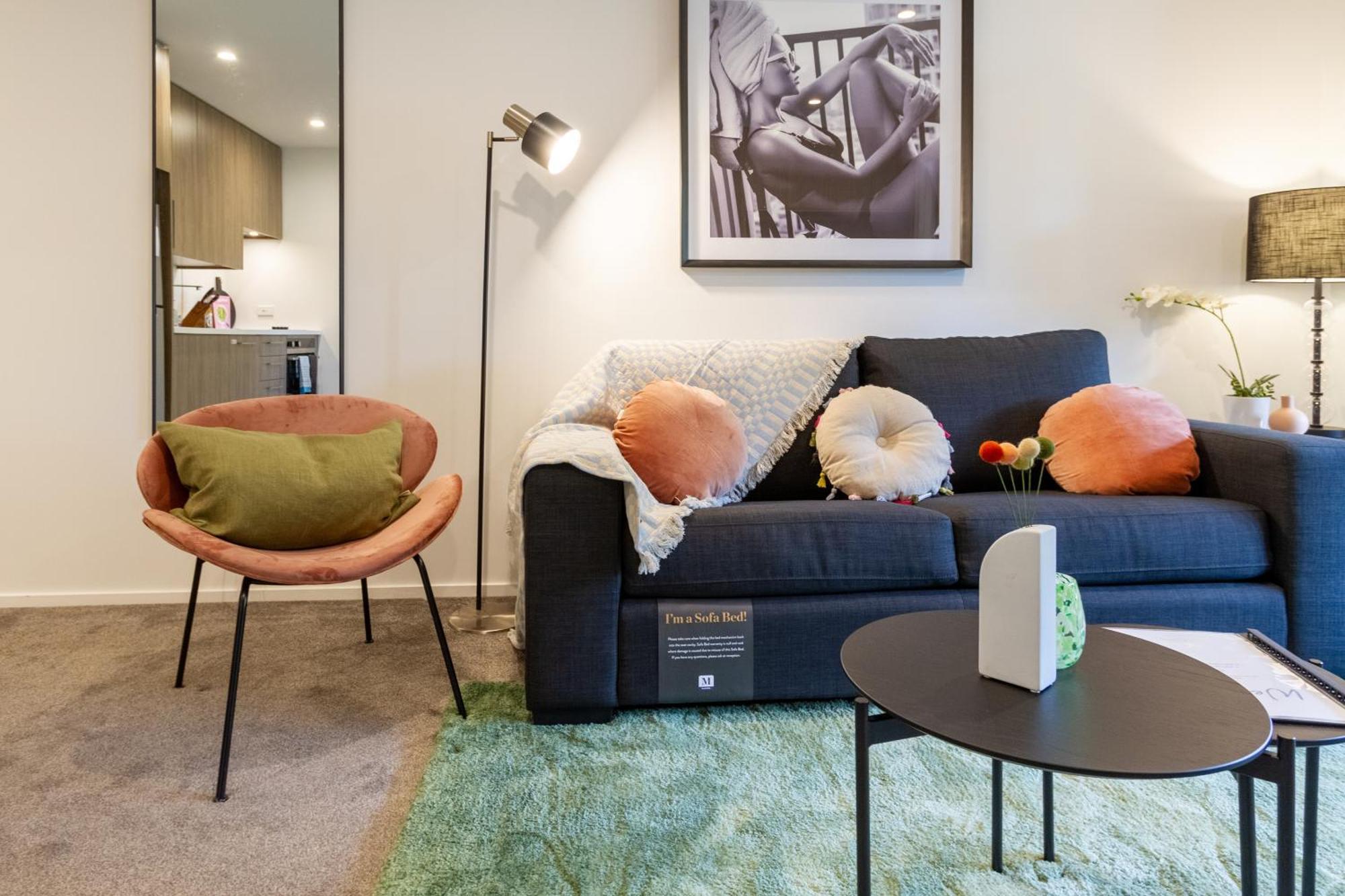 Cozy 1-Bed Apartment With Park Views, Sleeps 4 Christchurch Bagian luar foto