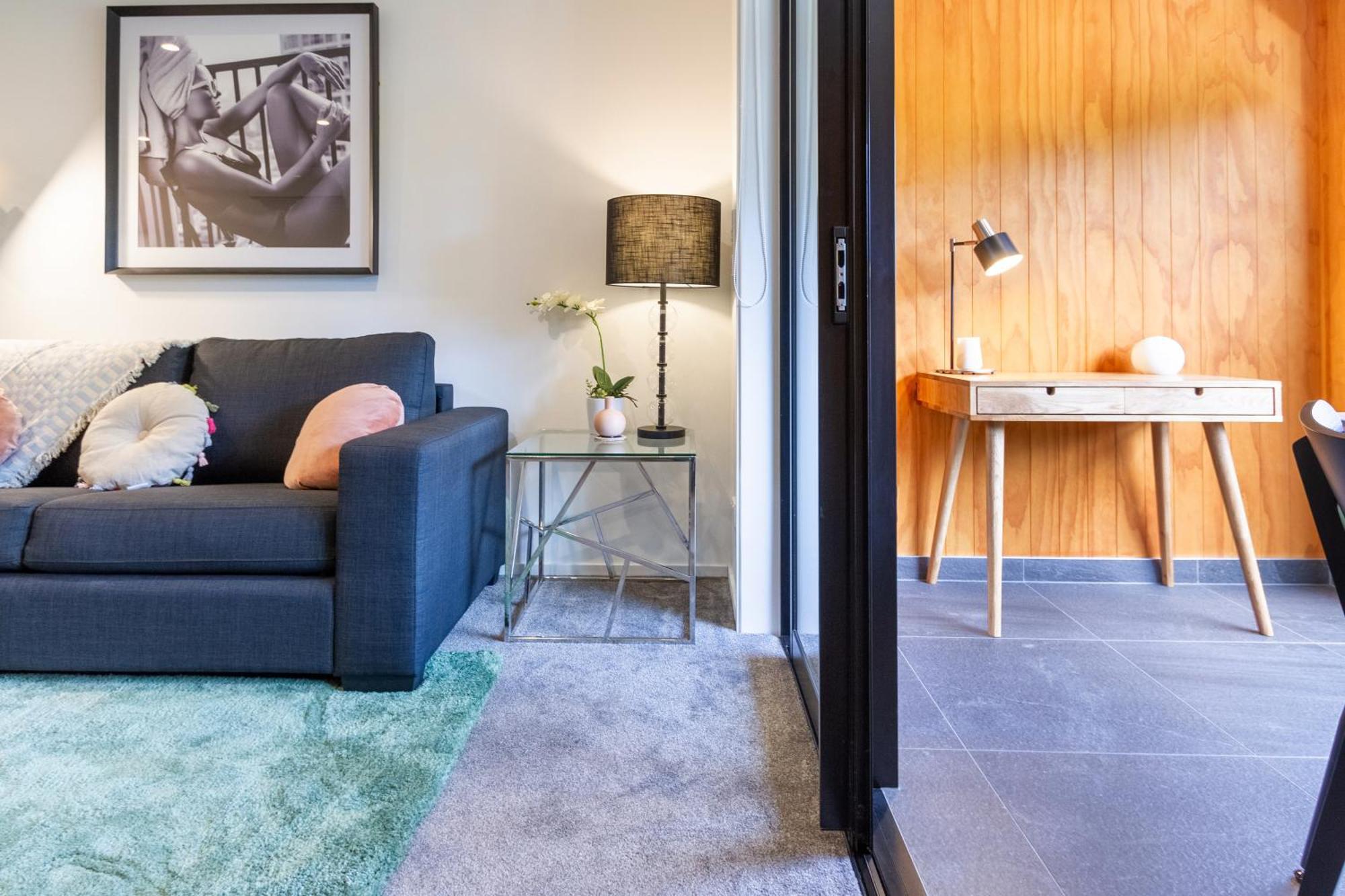 Cozy 1-Bed Apartment With Park Views, Sleeps 4 Christchurch Bagian luar foto